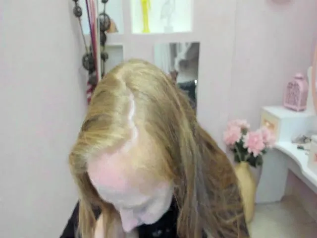 Live sex webcam photo for StunningKelly #254747687