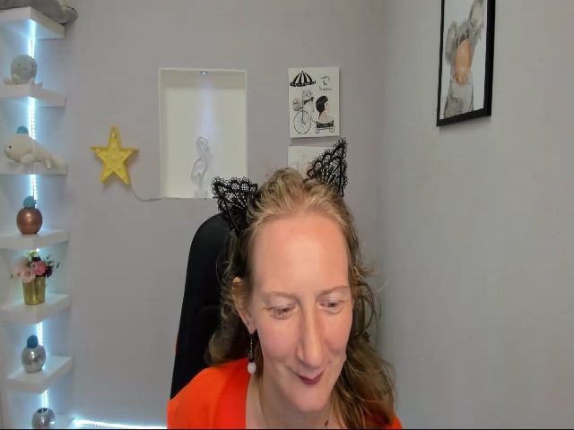 Live sex webcam photo for BelindaVibe #252873571