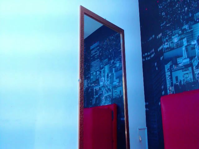 Live sex webcam photo for Haily_scot #252614281