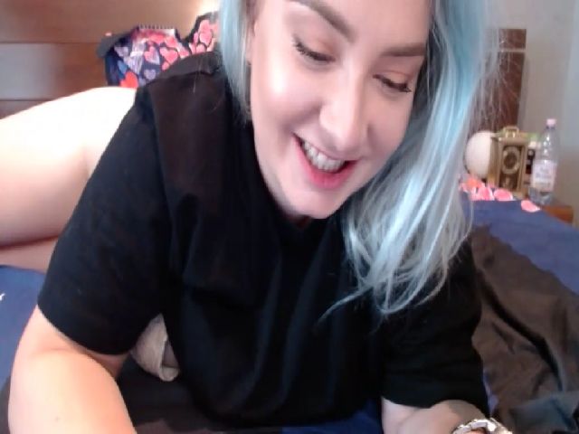 Live sex webcam photo for LongTongue_D #254787558