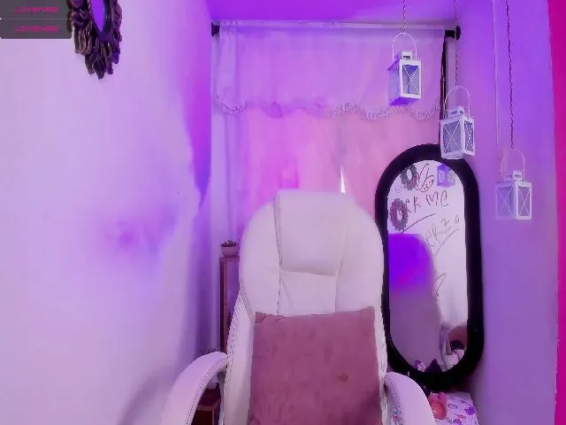 Live sex webcam photo for luciapeterson #253134609