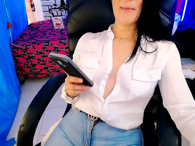 Live sex webcam photo for Sashabreck #287859752