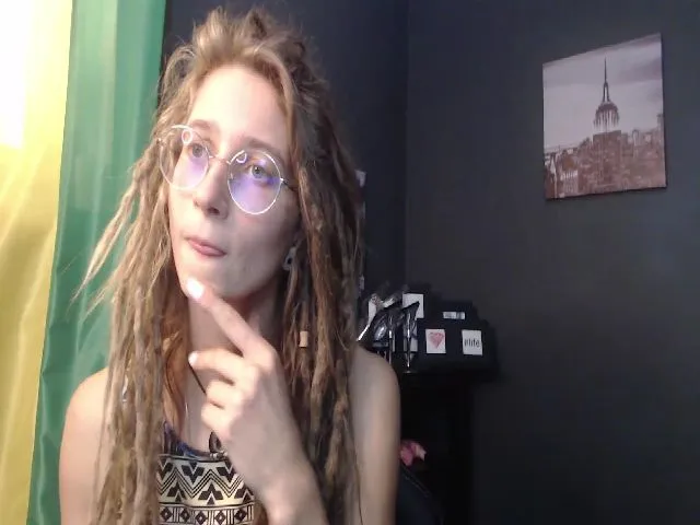 Live sex webcam photo for KINKYkeira #257441035