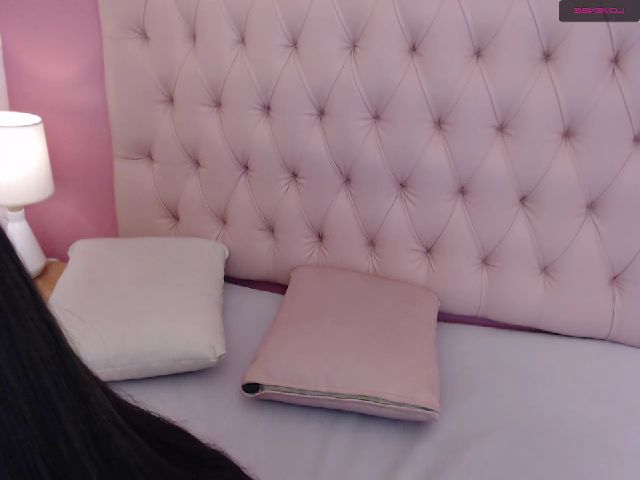 Live sex webcam photo for Keyra_R #264432004