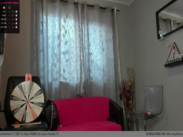 Live sex webcam photo for Emeli_Squirt #255530303