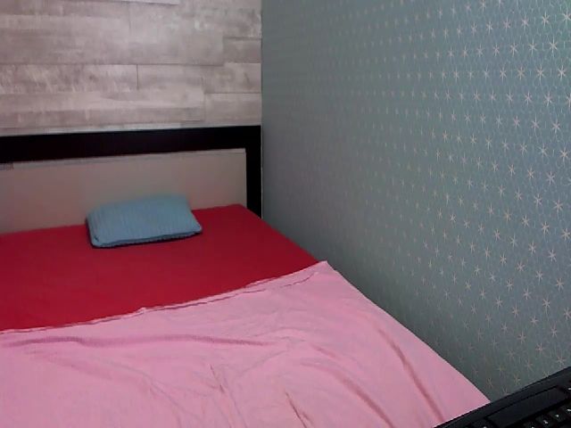 Live sex webcam photo for HugeBoobsErin #264700227