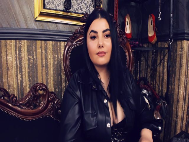 Live sex webcam photo for MelissaGlow #256947444