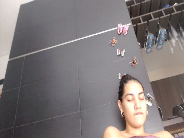 Live sex webcam photo for Mandy_berry1 #255212472