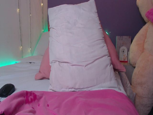 Live sex webcam photo for Allison_wild #265411147