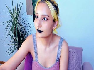 Live sex webcam photo for KarenIo #251680605