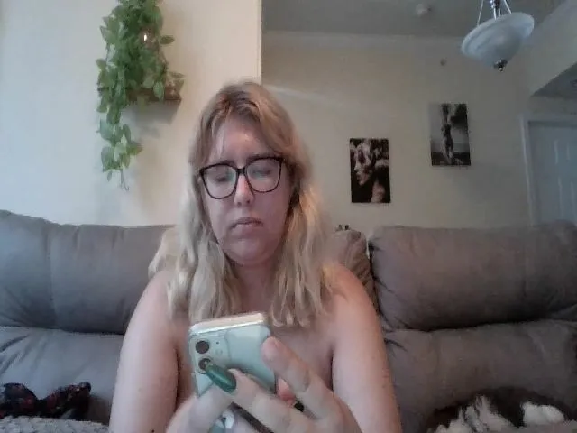 Live sex webcam photo for cozychristine #254822258