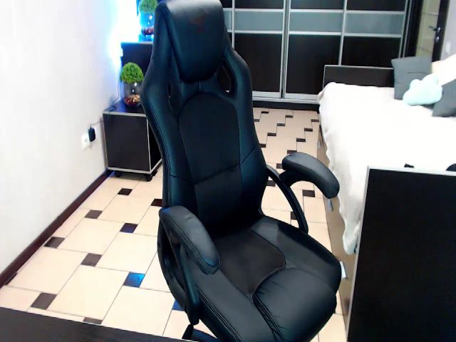 Live sex webcam photo for LannaBlue #253213369