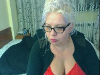 Live sex webcam photo for SonyaHotMilf #287962099