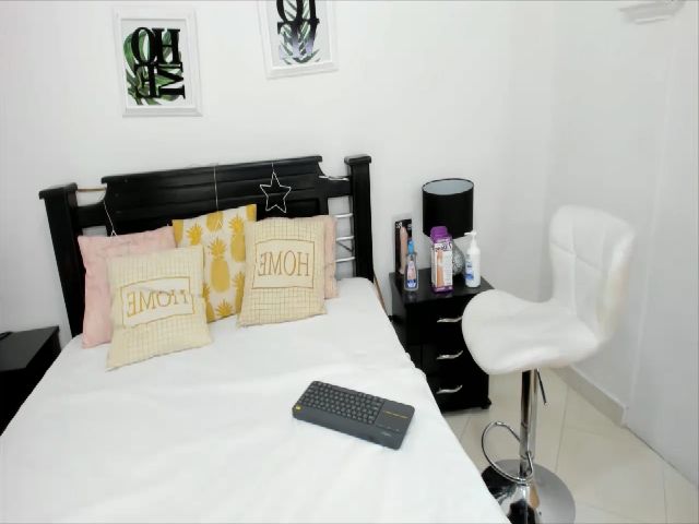 Live sex webcam photo for myangeldreams #253936104