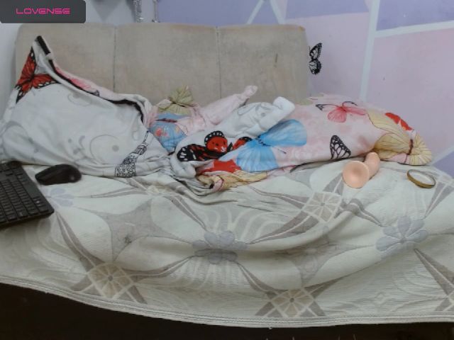 Live sex webcam photo for Emma_Bowis #257415165