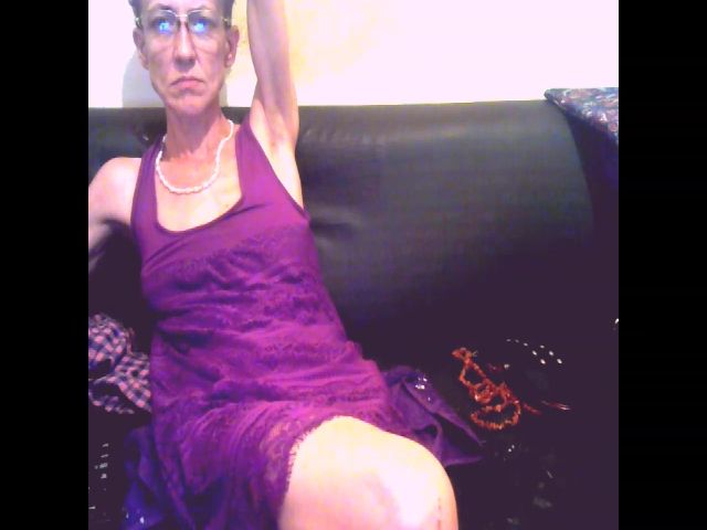 Live sex webcam photo for Sexygeny #264190369