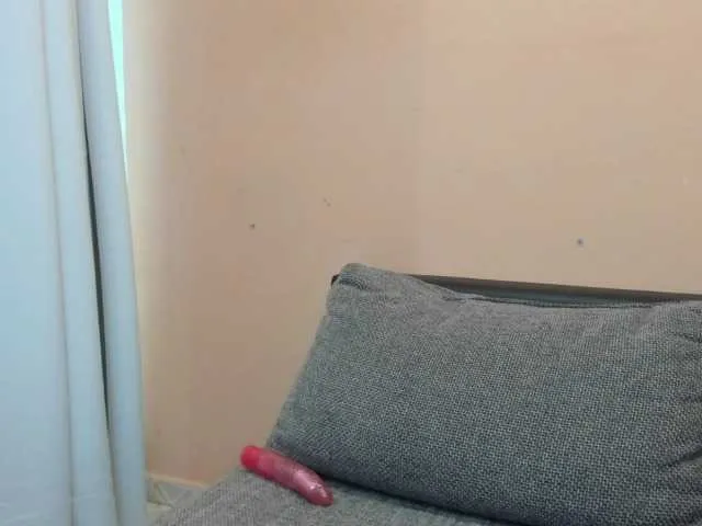 Live sex webcam photo for SindyMaxim #241213348