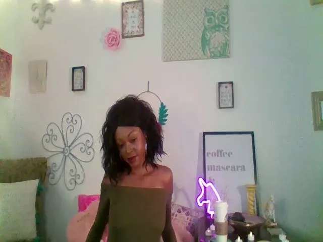 Live sex webcam photo for GirlNextD00r3 #264346463