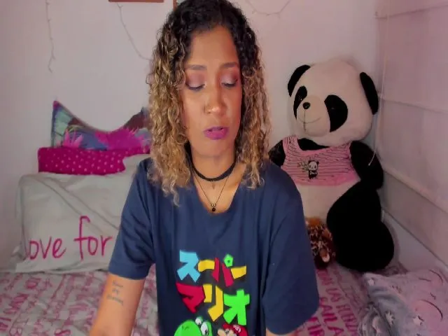 Live sex webcam photo for AntonelaPark_ #254380182