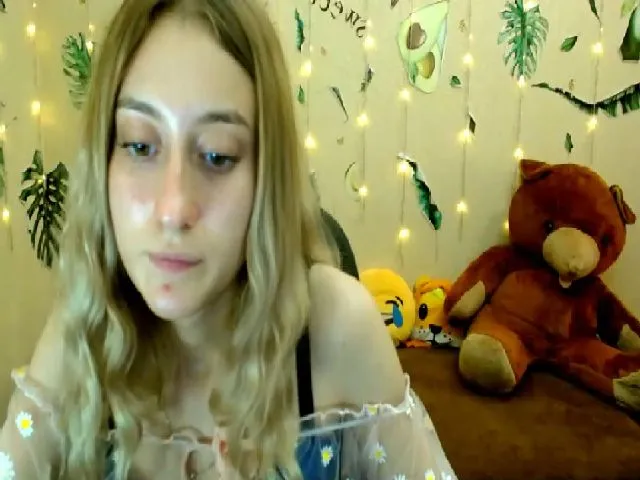 Live sex webcam photo for LinaRum__ #264788679