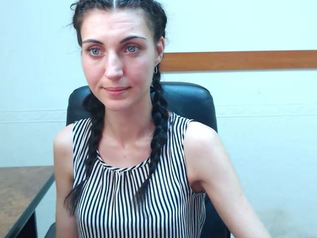 Live sex webcam photo for Miss_Vivian #252276762