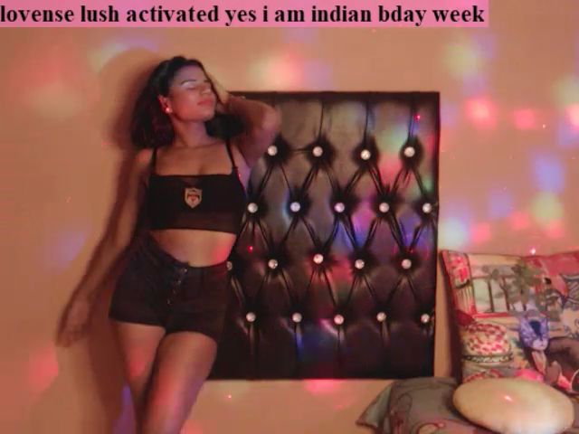 Live sex webcam photo for PARADISEQEEN #254658231