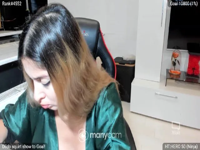 Live sex webcam photo for Littlegirl25 #253608203