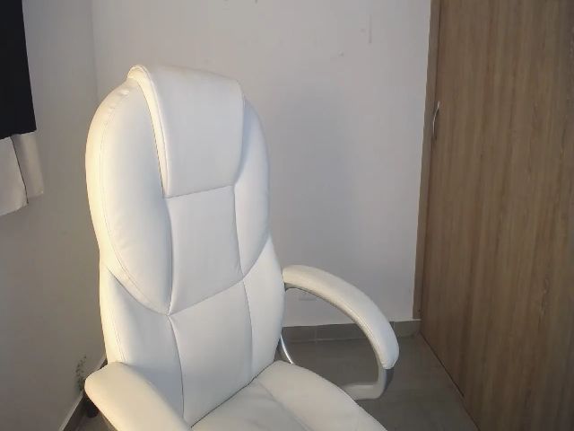 Live sex webcam photo for Littlelisa__ #261126027