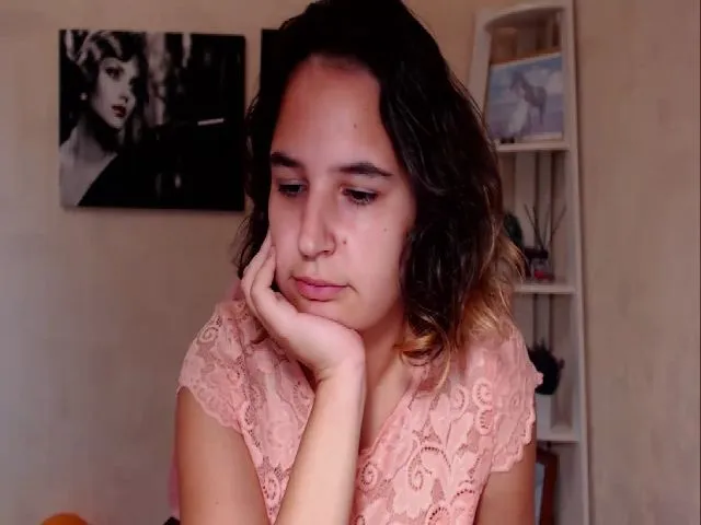 Live sex webcam photo for Erin_Holmes #265565045