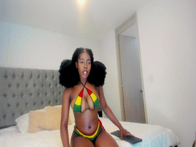 Live sex webcam photo for Afro__Goddess #257608962