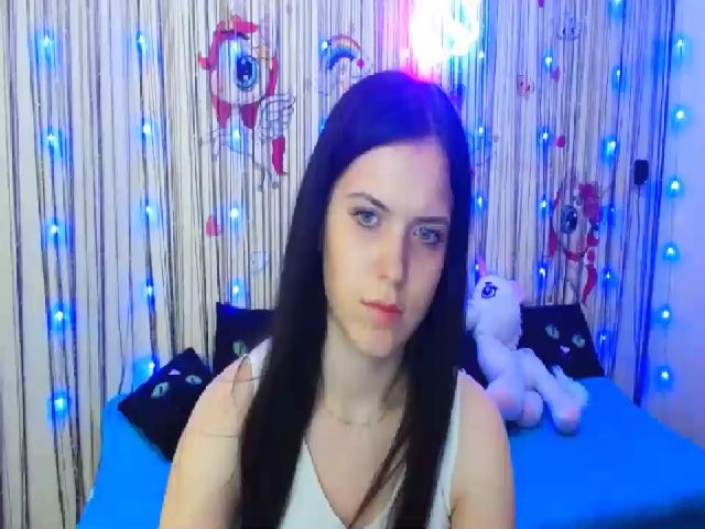 Live sex webcam photo for Antonia_W_ #253077752