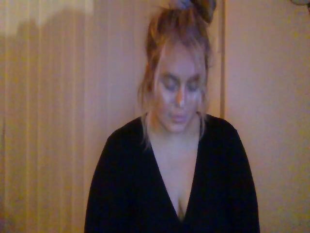 Live sex webcam photo for Hattiexox1 #263947549