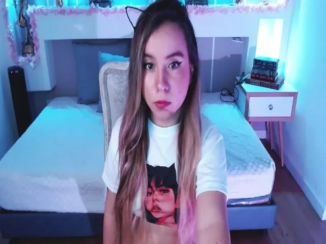 Live sex webcam photo for CiaraWatson #253258870