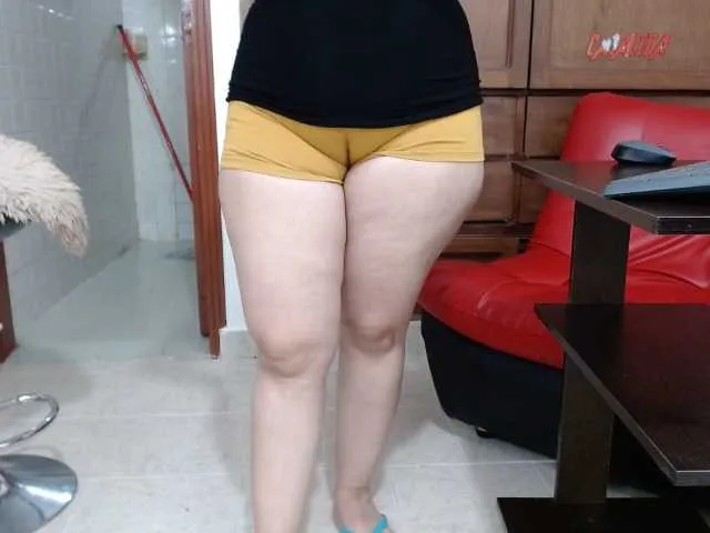 Live sex webcam photo for MiaRosse- #250515129