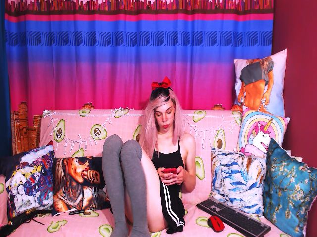 Live sex webcam photo for Lolly_Goddess #258135239