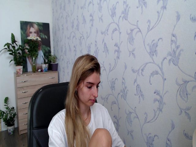 Live sex webcam photo for Springibabby #254383277