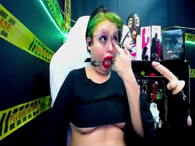 Live sex webcam photo for Rubi_slave #263575555