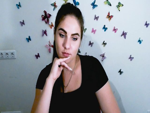 Live sex webcam photo for MollyKiss_ #264332062