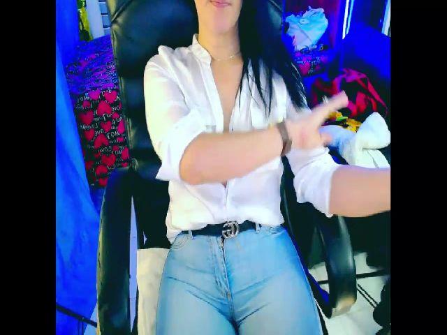 Live sex webcam photo for Sashabreck #287860122