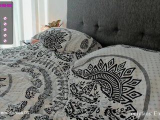 Live sex webcam photo for EMIILYJAMESS #240644368