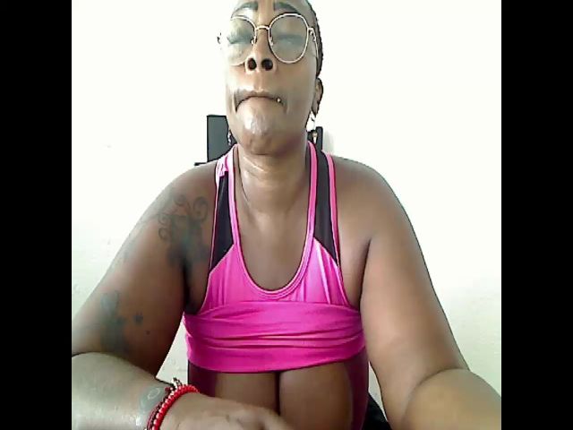 Live sex webcam photo for Assbigxhot9 #256060971