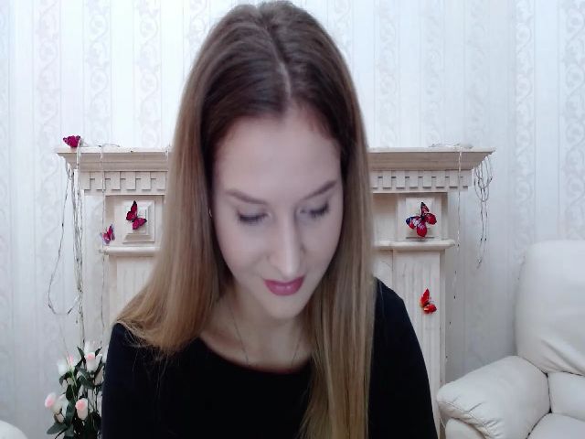 Live sex webcam photo for UnforgetMia #261892537