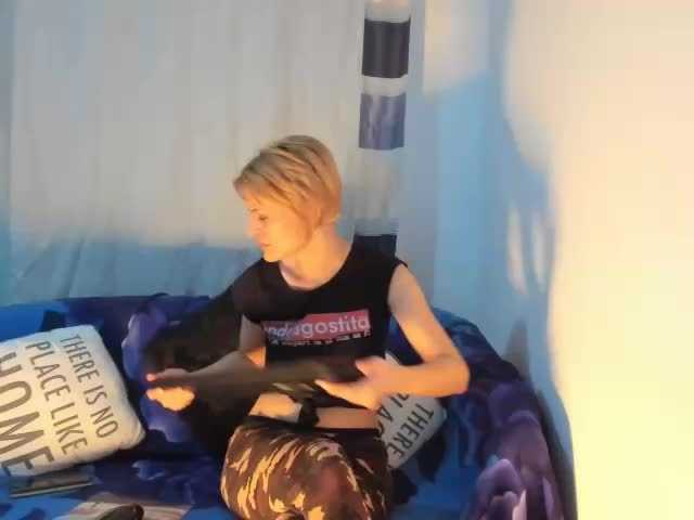 Live sex webcam photo for EllaRose29 #240912960