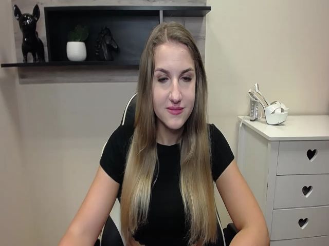 Live sex webcam photo for WILDemilly #256175733