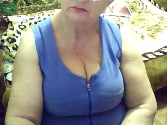 Live sex webcam photo for LolkaAlyss #287976373