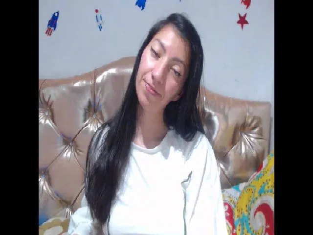 Live sex webcam photo for Kaymilf #263377761