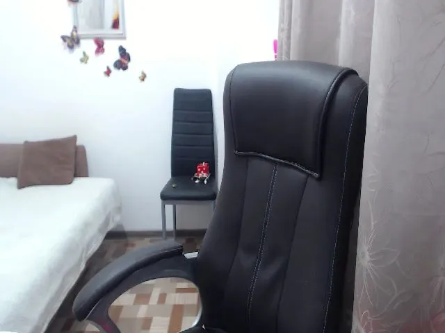 Live sex webcam photo for HereisChelsea #256009111