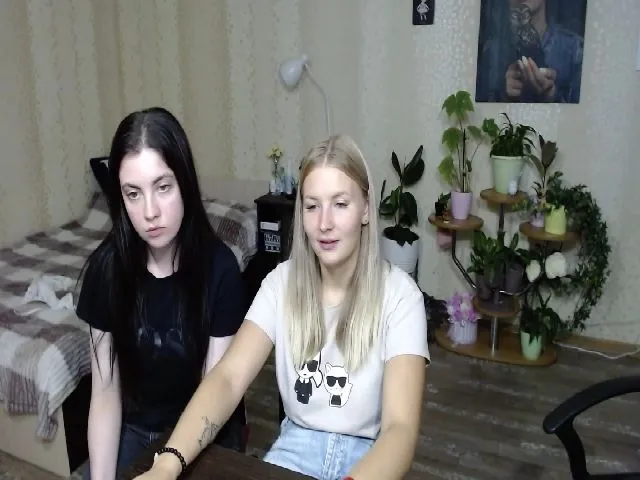 Live sex webcam photo for UrBlack_Kitty #261422989