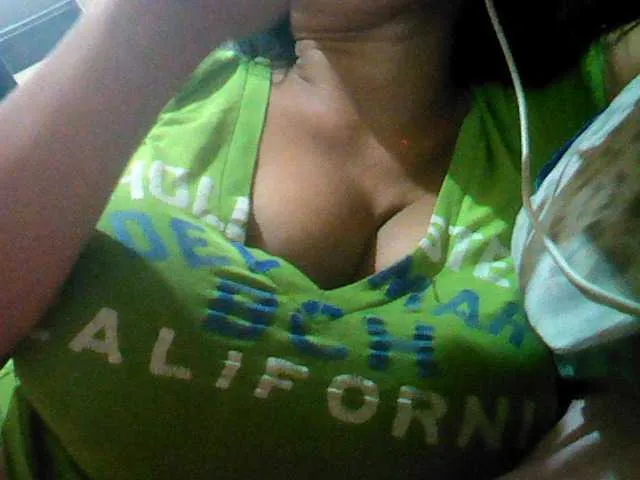 Live sex webcam photo for BarbieBigTits #241396535