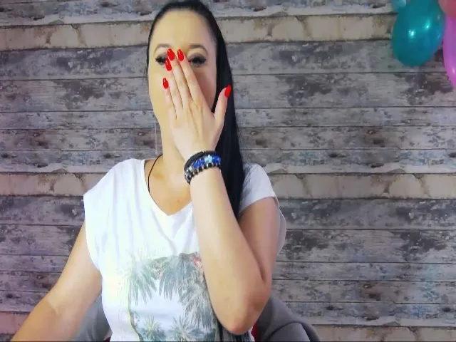 Live sex webcam photo for SensualCrissa #252740088